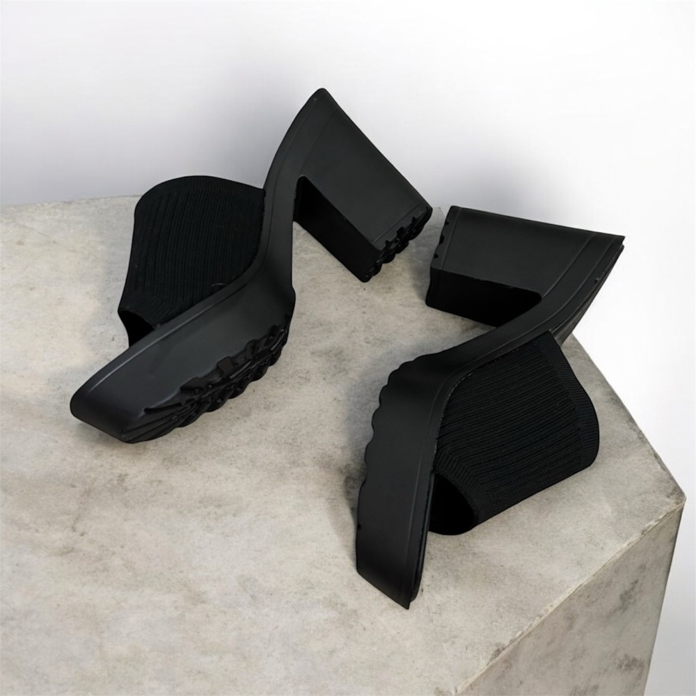 Chic Black Women's Wedges